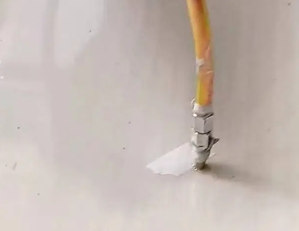 孝昌瓷砖空鼓维修公司专业解答在瓷砖铺贴过程中，如果使用的砂料过粗（如全部使用了粗砂），可能会导致以下问题